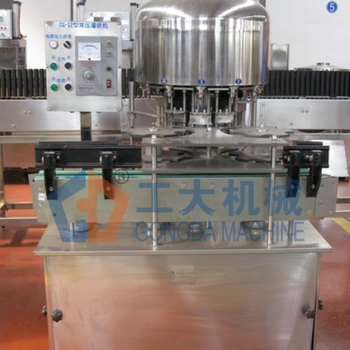 Pressure filling machine